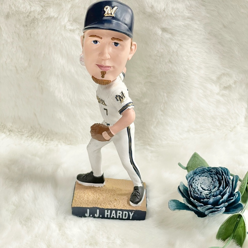BREWERS J.J. HARDY 2008 COLLECTORS BOBBLE HEAD in original box excellent cond